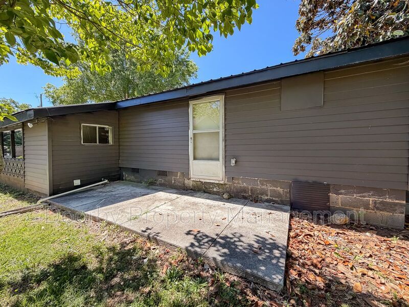 Building Photo - 5270 Rotary Dr