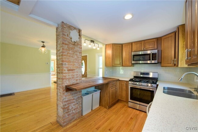 Building Photo - 4378 Jordan Rd