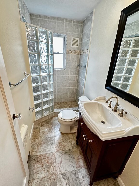 Building Photo - 27 Heath St