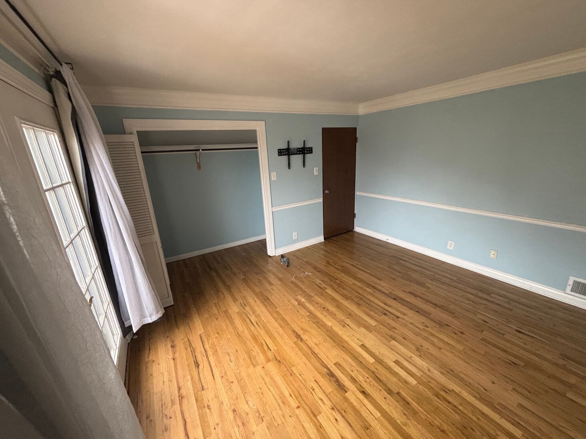 Building Photo - 555 E 1100 N
