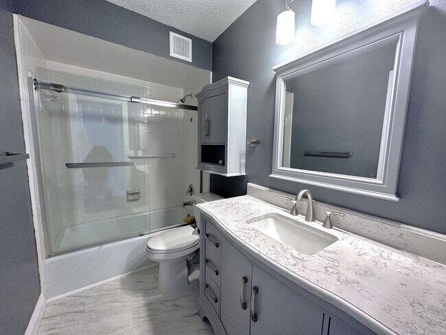 Building Photo - STUNNING 2/2 RIVERFRONT RENTAL IN KEY HARBOR