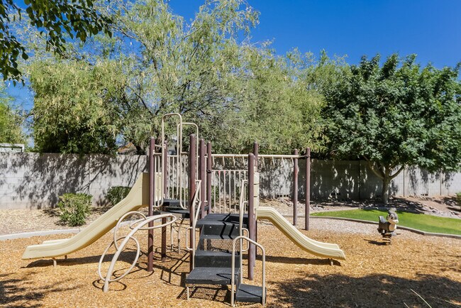 Building Photo - 1737 S Desert View Pl