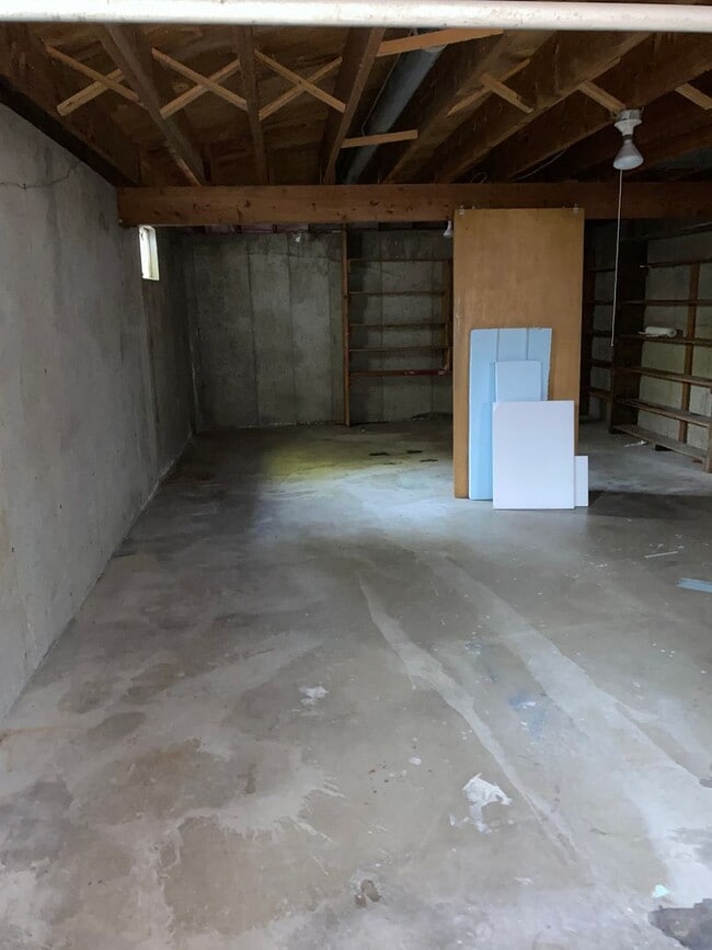 Building Photo - South Missoula 3 bedroom with fenced yard and garage