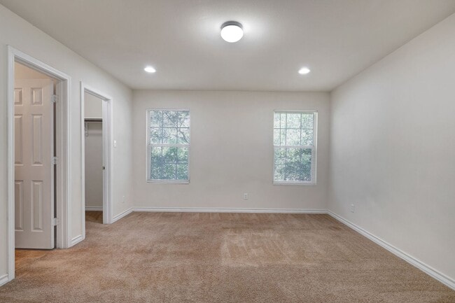 Building Photo - 7823 Kingsbury Wood