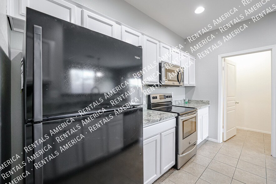 Building Photo - 7012 W Alta Vista Rd