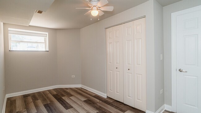 Building Photo - 3710 W Wrightwood Ave