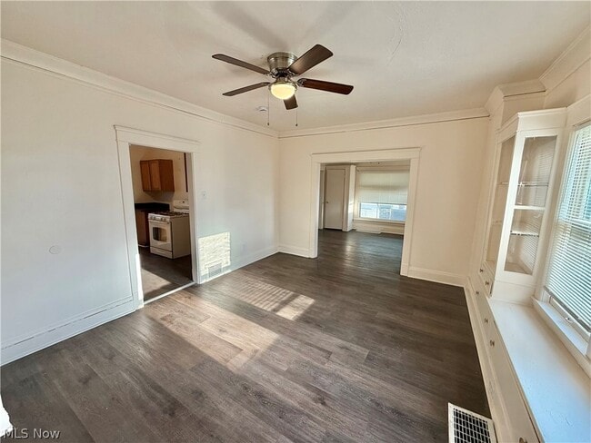 Building Photo - 6913 Harvard Ave