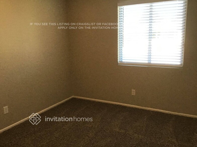 Building Photo - 10125 E Billings St