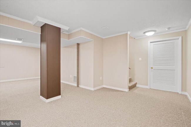 Building Photo - 11811 Dinwiddie Dr