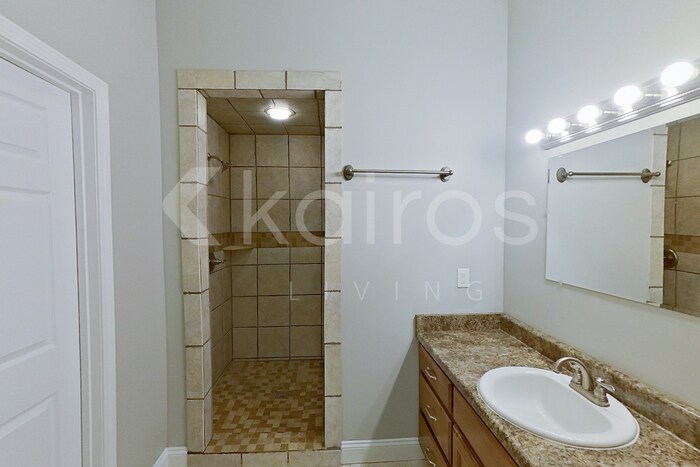 Building Photo - 603 Hudson Ave