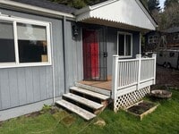 Building Photo - Great Single Level Home in Oakridge!