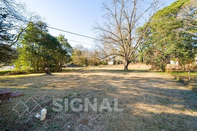 Building Photo - 504 Annie Laura Dr