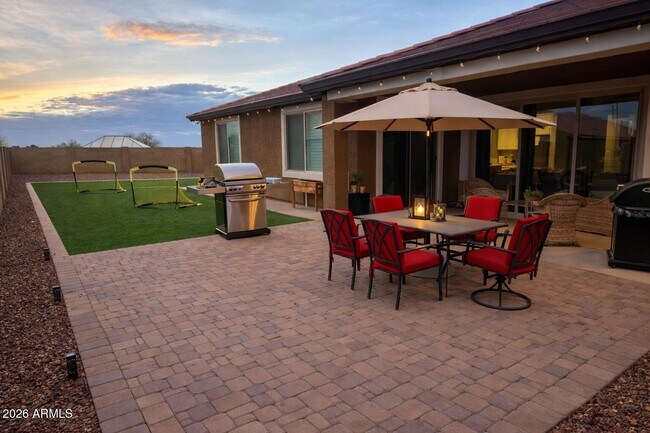 Building Photo - 17871 W Straight Arrow Ln