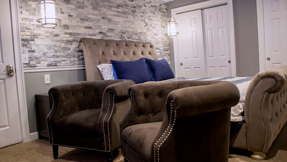 Primary Photo - 4196 Clearview Dr