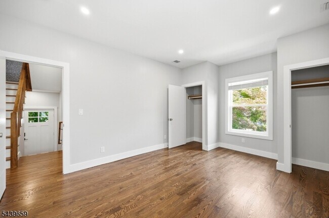 Building Photo - 40 Jardine Rd