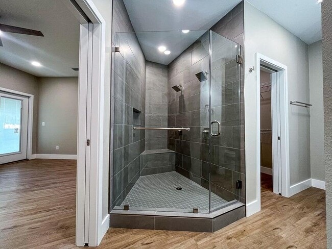 Building Photo - 2885 Leah's Ln