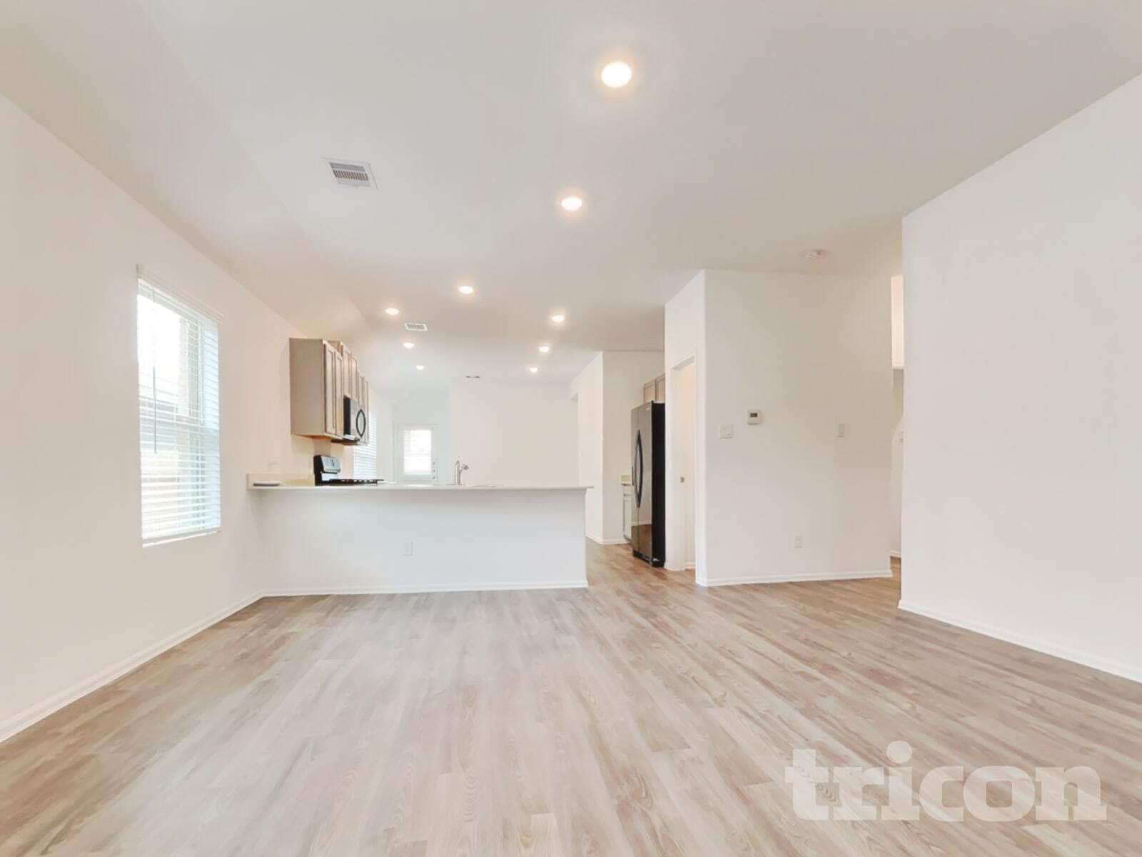 Building Photo - 212 Seven Pnes Dr