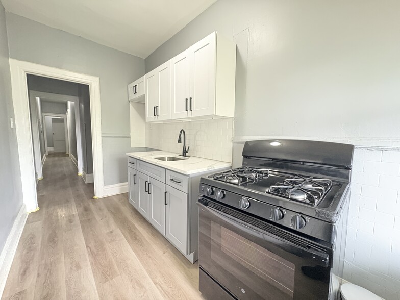 35 Shepard Ave 11 - 39 Shepard Ave