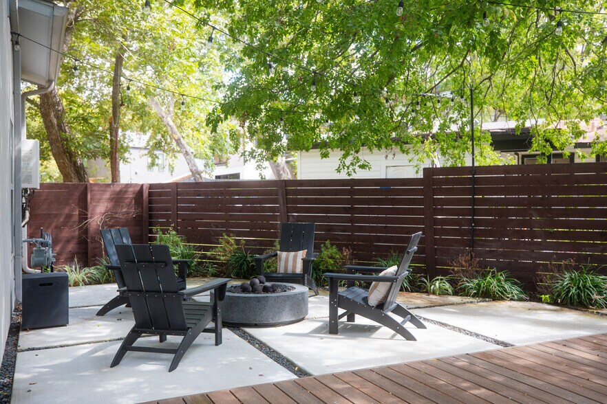 Building Photo - 903 Garden Villa Ct