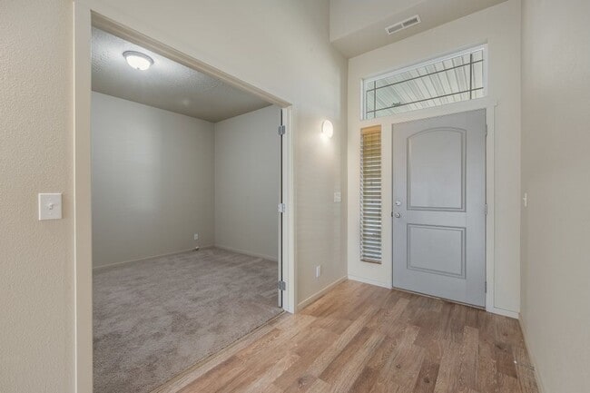Building Photo - 3 bed with Office Rancher in the Landings ...