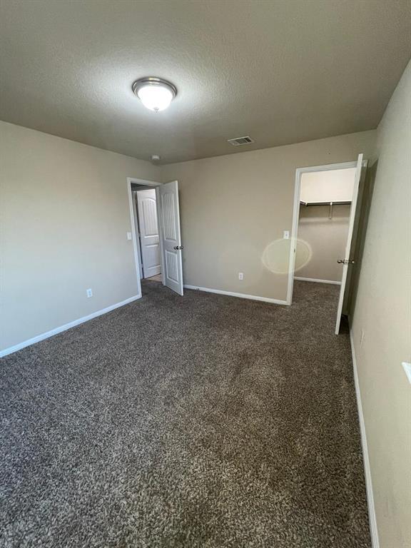 Building Photo - 404 Crater Lake Dr