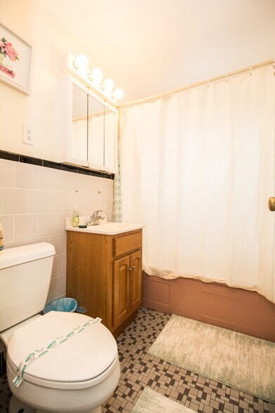 Building Photo - 99 Chestnut St