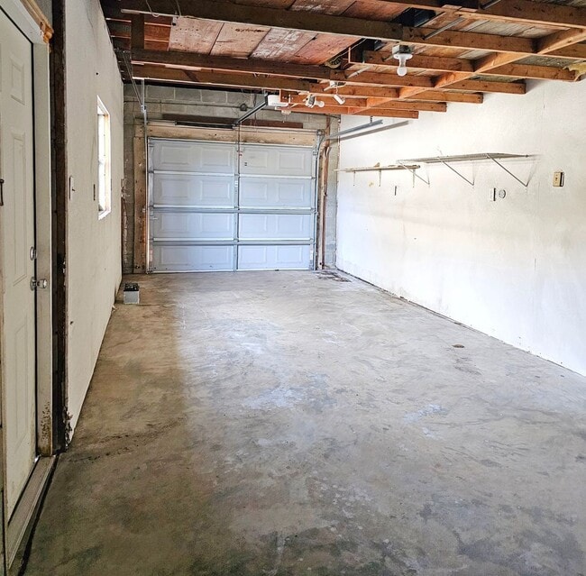 Building Photo - 3 Bedroom 2 Bath 1 Car Garage Home in St. ...