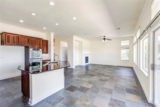 Building Photo - 7313 Lookout Bluff Terrace