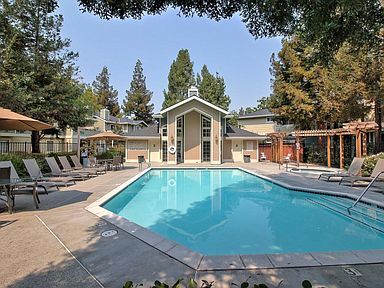 Building Photo - 2750 Somerset Park Cir