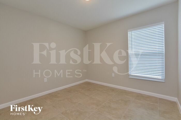 Building Photo - 465 Earhart Dr
