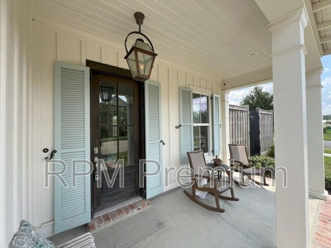 Building Photo - 1271 Rockport St