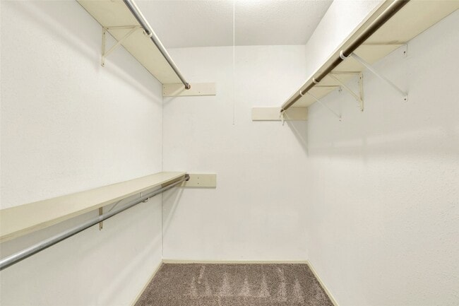 Building Photo - 6219 Silver Leaf Dr