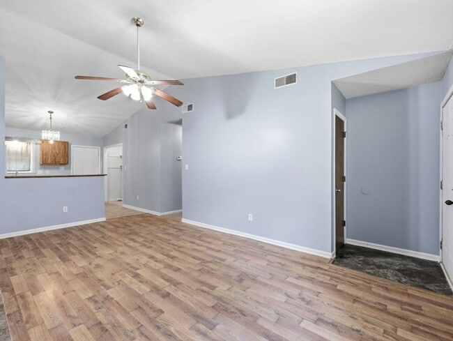 Building Photo - Welcome to Cedar Creek!