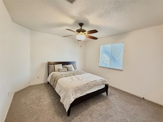 Building Photo - 1407 Deer Ledge Trail