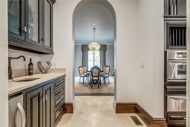 Building Photo - 5701 Mistletoe Ct