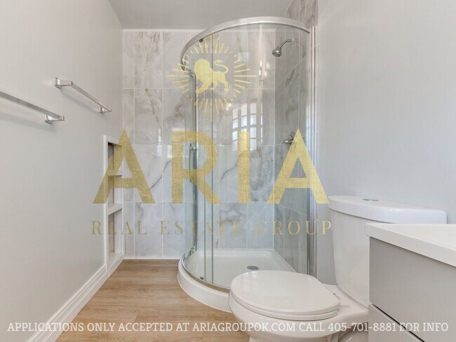 Building Photo - *AVAILABLE FOR IMMEDIATE MOVE IN!* UPDATED...