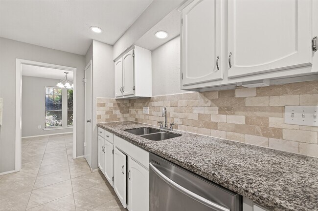 Building Photo - 927 Comstock Springs Dr