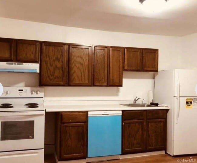 Building Photo - 9 Kelly Hill Rd