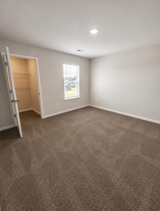 Building Photo - 181 Dagger Ct