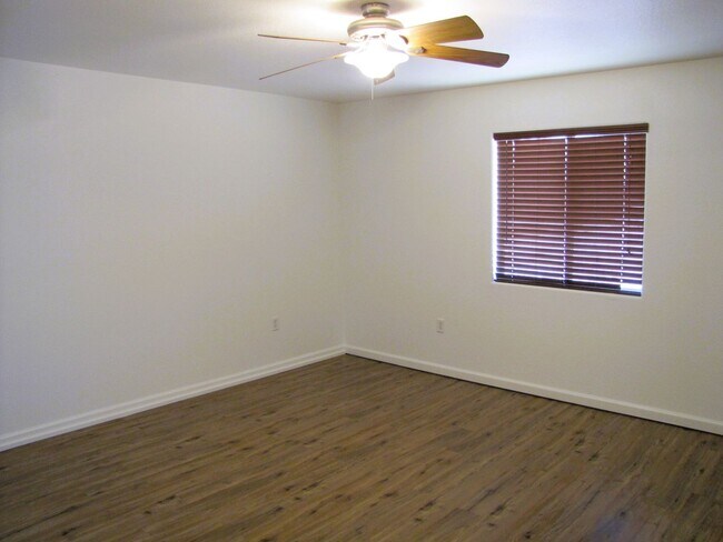Building Photo - 3BR/2BA/2CG, 1519 sq.ft on half acre in Huachuca City, AZ