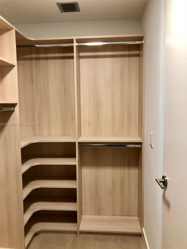 Building Photo - 2900 NE 7th Ave