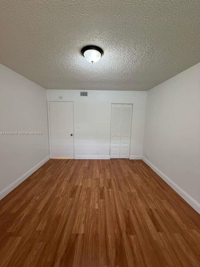 Building Photo - 8160 Geneva Ct