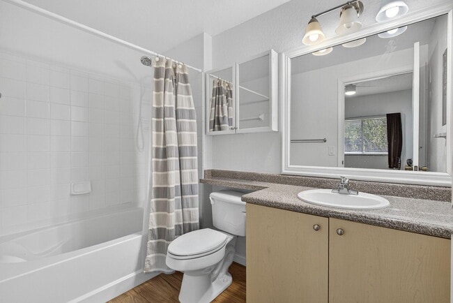 Building Photo - 340 Crestwood Cir