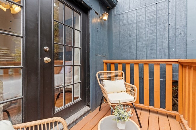 Building Photo - 708 S 1st St