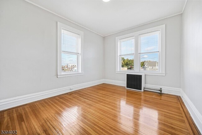 Building Photo - 2 Washburn Pl