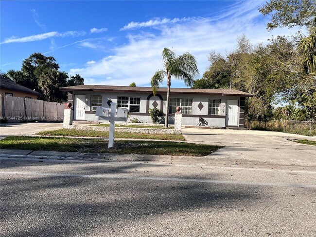 Primary Photo - 3139 Lincoln Blvd