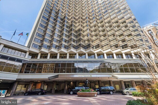Building Photo - 202 W Rittenhouse Square