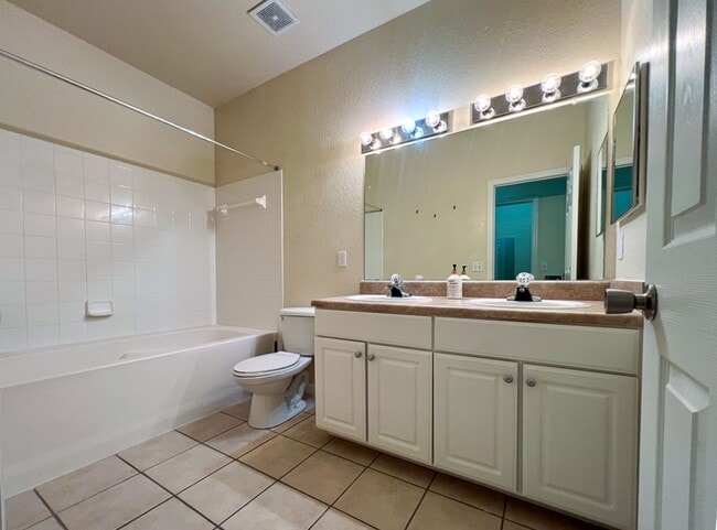 Building Photo - 2/2.5 Town Home in Magnolia Place Available NOW!