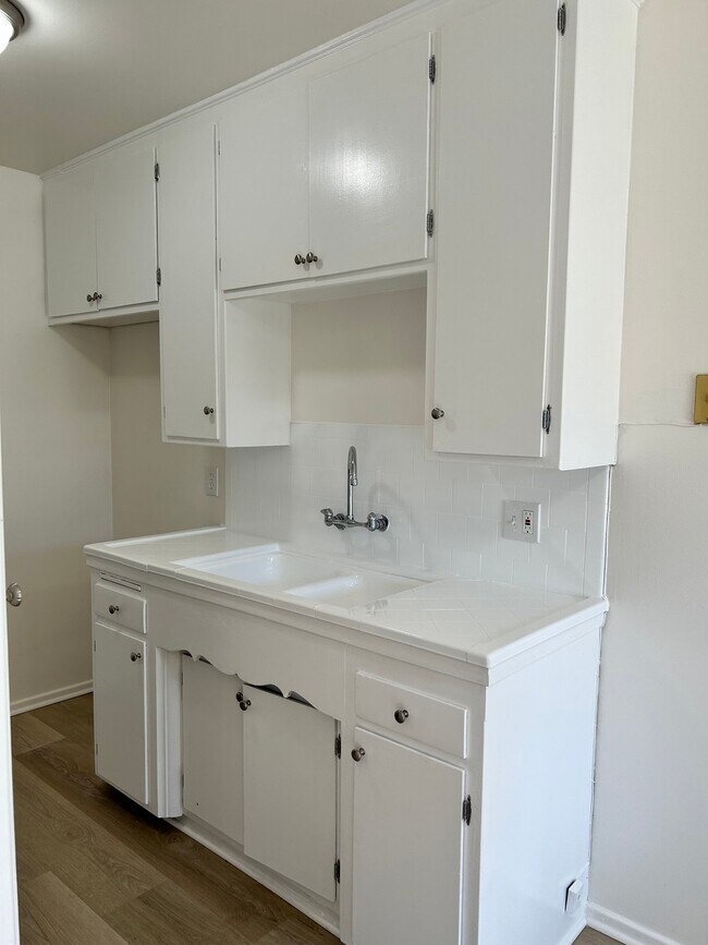 Building Photo - 516 Mar Vista Ave