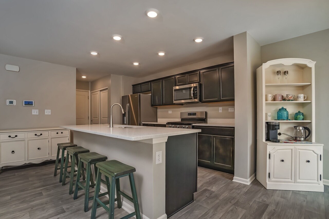 Building Photo - 1157 Amber Dr